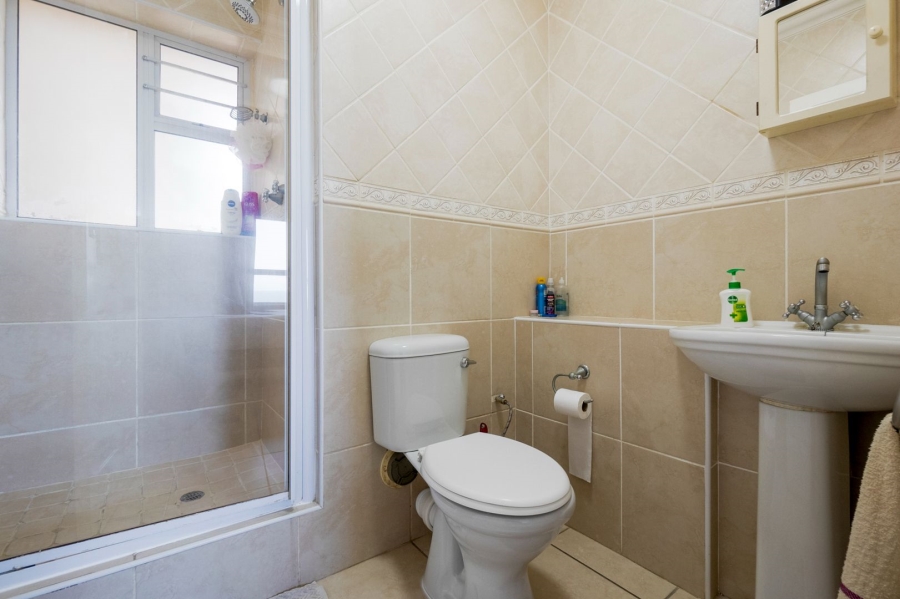 2 Bedroom Property for Sale in Amanzimtoti KwaZulu-Natal