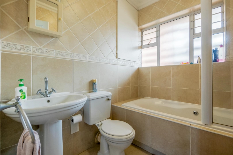 2 Bedroom Property for Sale in Amanzimtoti KwaZulu-Natal