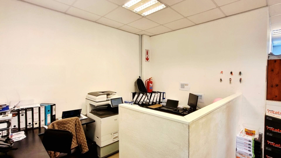 To Let commercial Property for Rent in Umhlanga Ridge KwaZulu-Natal