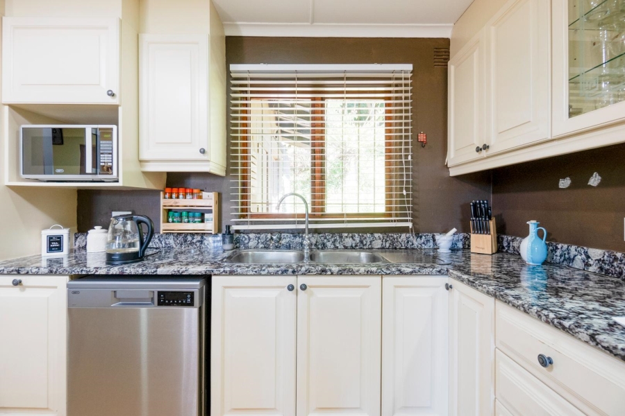 4 Bedroom Property for Sale in Amanzimtoti KwaZulu-Natal