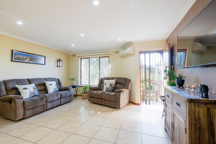 4 Bedroom Property for Sale in Amanzimtoti KwaZulu-Natal
