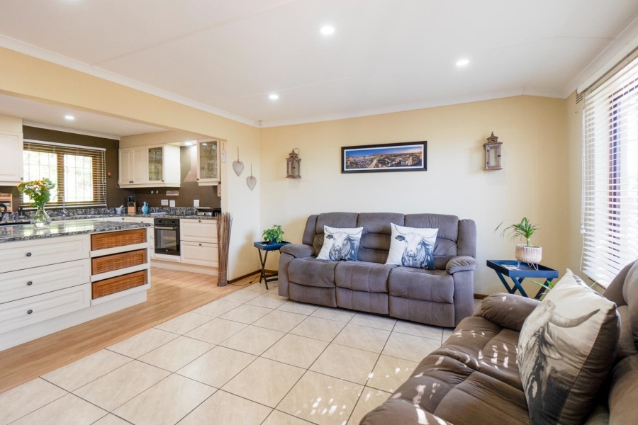 4 Bedroom Property for Sale in Amanzimtoti KwaZulu-Natal
