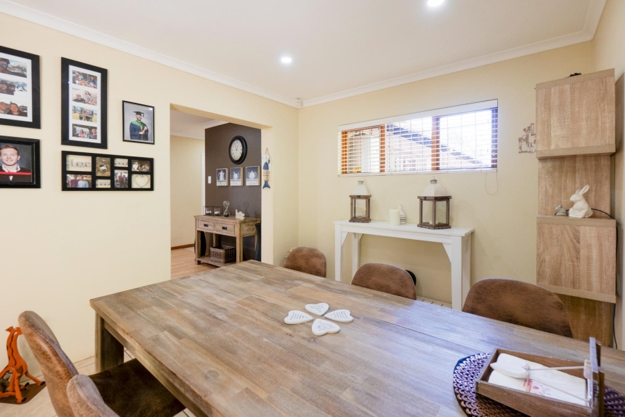 4 Bedroom Property for Sale in Amanzimtoti KwaZulu-Natal