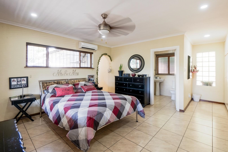 4 Bedroom Property for Sale in Amanzimtoti KwaZulu-Natal