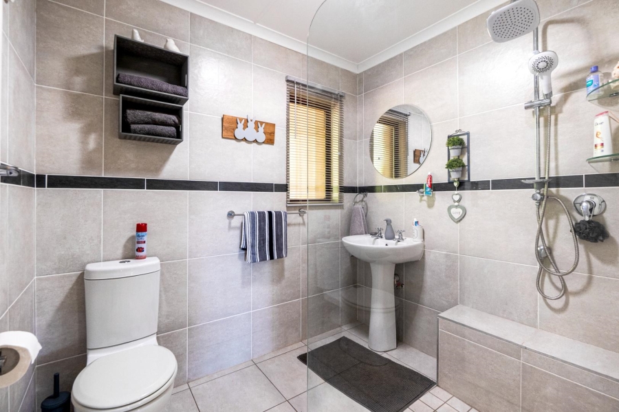 4 Bedroom Property for Sale in Amanzimtoti KwaZulu-Natal