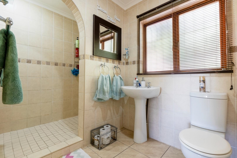 4 Bedroom Property for Sale in Amanzimtoti KwaZulu-Natal