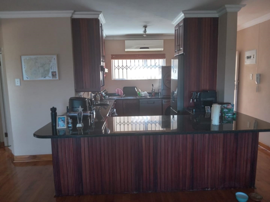 2 Bedroom Property for Sale in Sunningdale KwaZulu-Natal