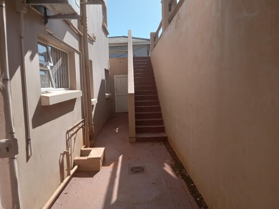 2 Bedroom Property for Sale in Sunningdale KwaZulu-Natal