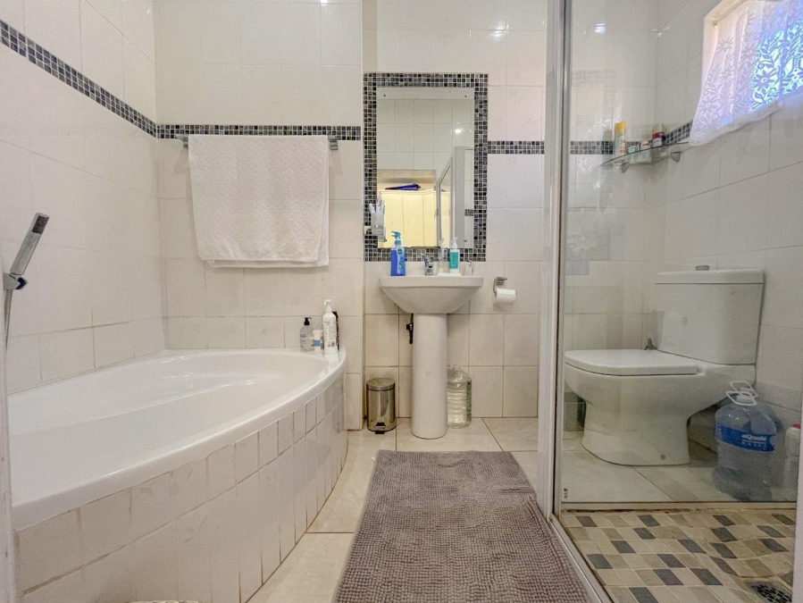 4 Bedroom Property for Sale in Glen Ashley KwaZulu-Natal