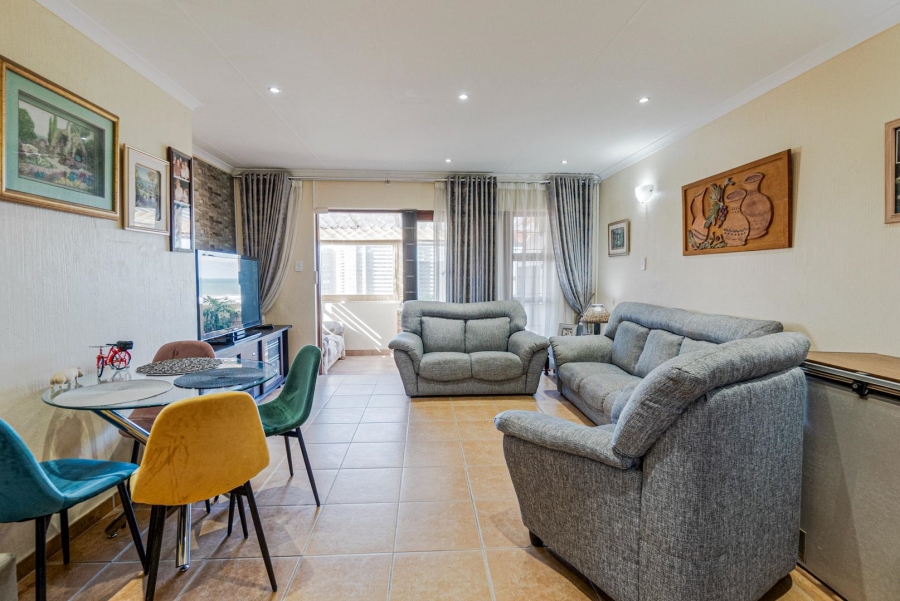 2 Bedroom Property for Sale in Amanzimtoti KwaZulu-Natal