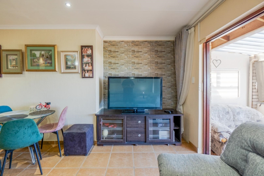 2 Bedroom Property for Sale in Amanzimtoti KwaZulu-Natal
