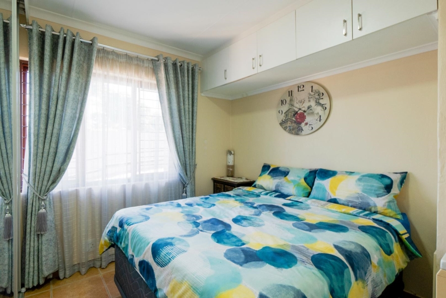 2 Bedroom Property for Sale in Amanzimtoti KwaZulu-Natal