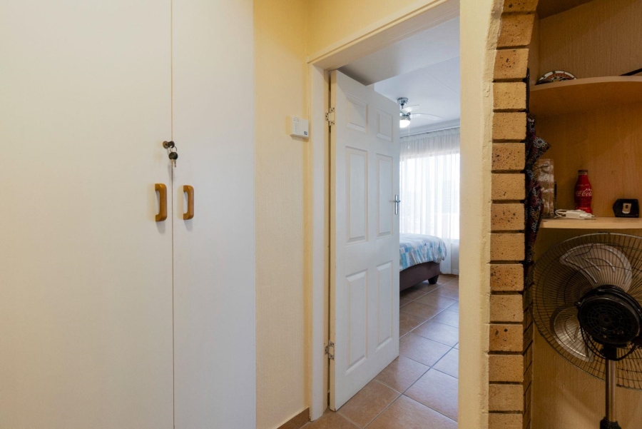 2 Bedroom Property for Sale in Amanzimtoti KwaZulu-Natal