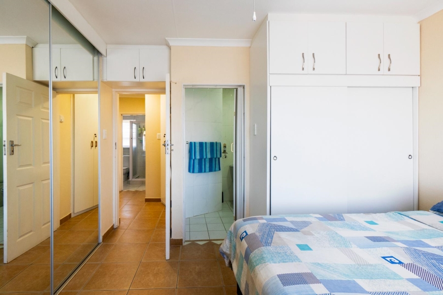 2 Bedroom Property for Sale in Amanzimtoti KwaZulu-Natal