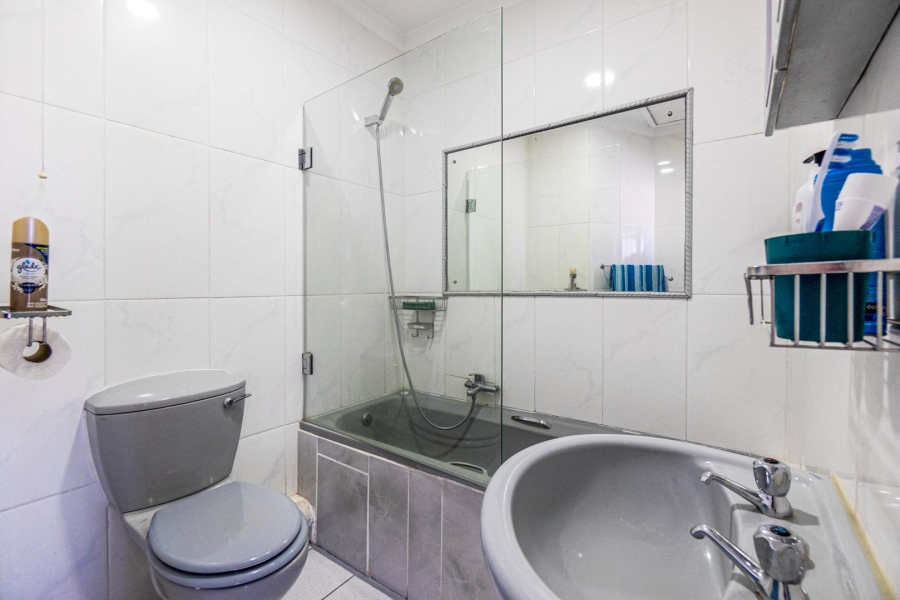 2 Bedroom Property for Sale in Amanzimtoti KwaZulu-Natal