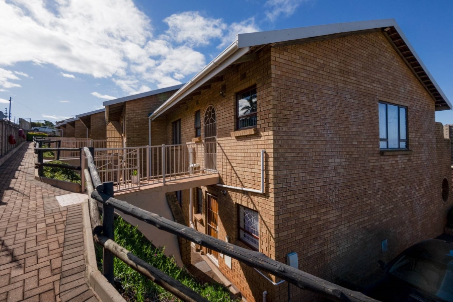 2 Bedroom Property for Sale in Amanzimtoti KwaZulu-Natal