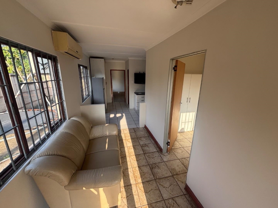 To Let 2 Bedroom Property for Rent in Pinetown KwaZulu-Natal