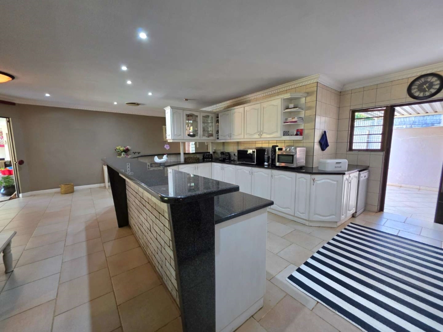 4 Bedroom Property for Sale in Winston Park KwaZulu-Natal