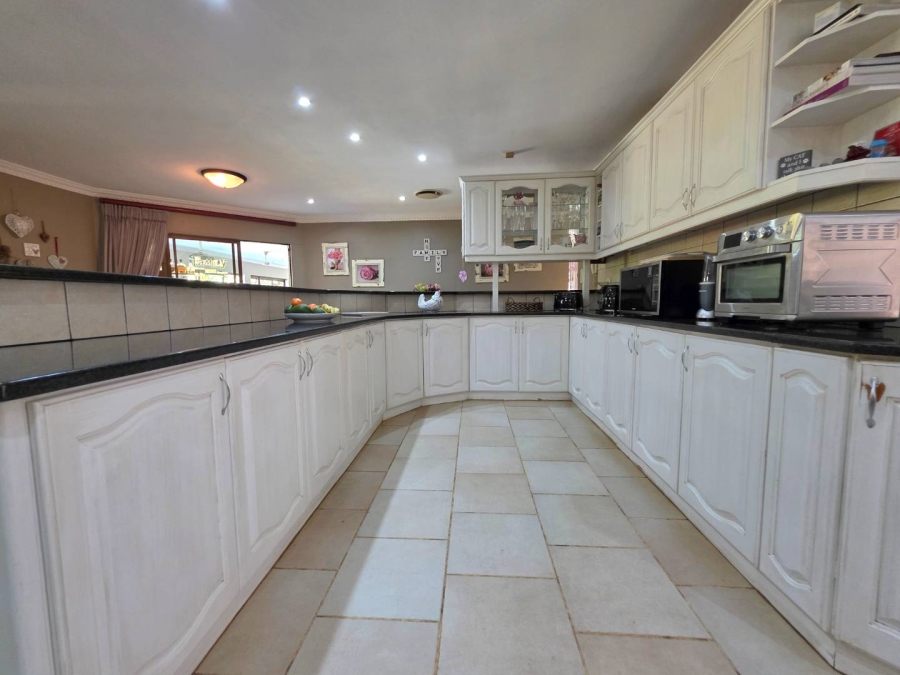 4 Bedroom Property for Sale in Winston Park KwaZulu-Natal