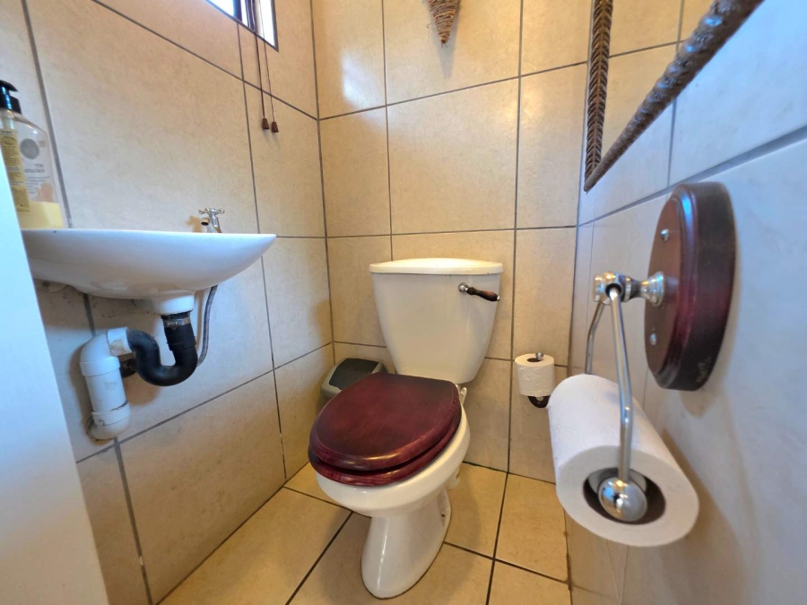 4 Bedroom Property for Sale in Winston Park KwaZulu-Natal
