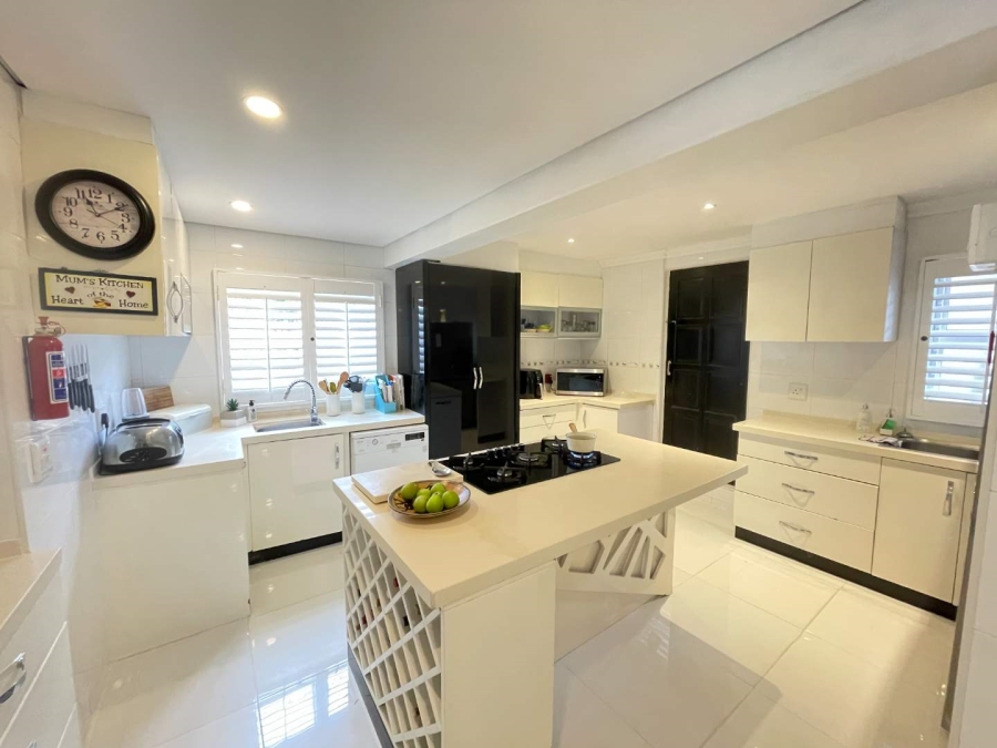 To Let 3 Bedroom Property for Rent in Umhlanga KwaZulu-Natal