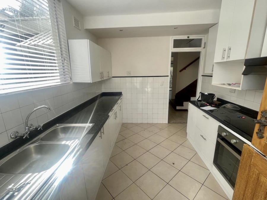 To Let 4 Bedroom Property for Rent in Umhlanga KwaZulu-Natal