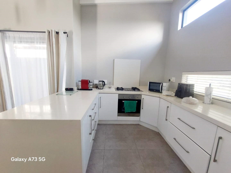 To Let 4 Bedroom Property for Rent in Palm Lakes Estate KwaZulu-Natal