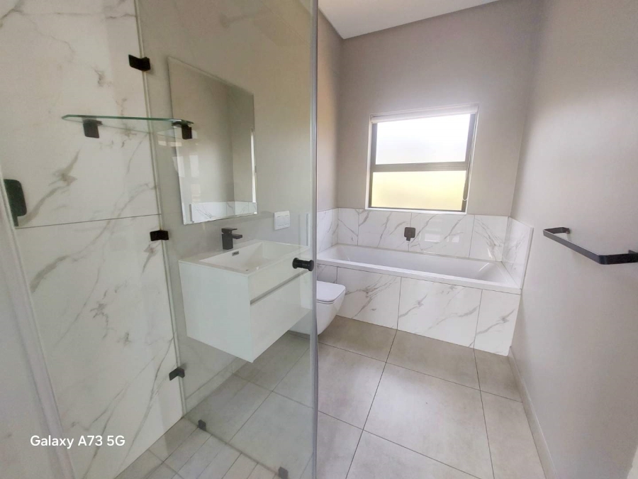 To Let 4 Bedroom Property for Rent in Palm Lakes Estate KwaZulu-Natal