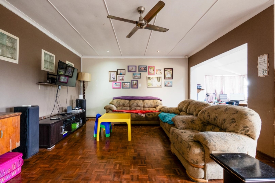 4 Bedroom Property for Sale in Amanzimtoti KwaZulu-Natal