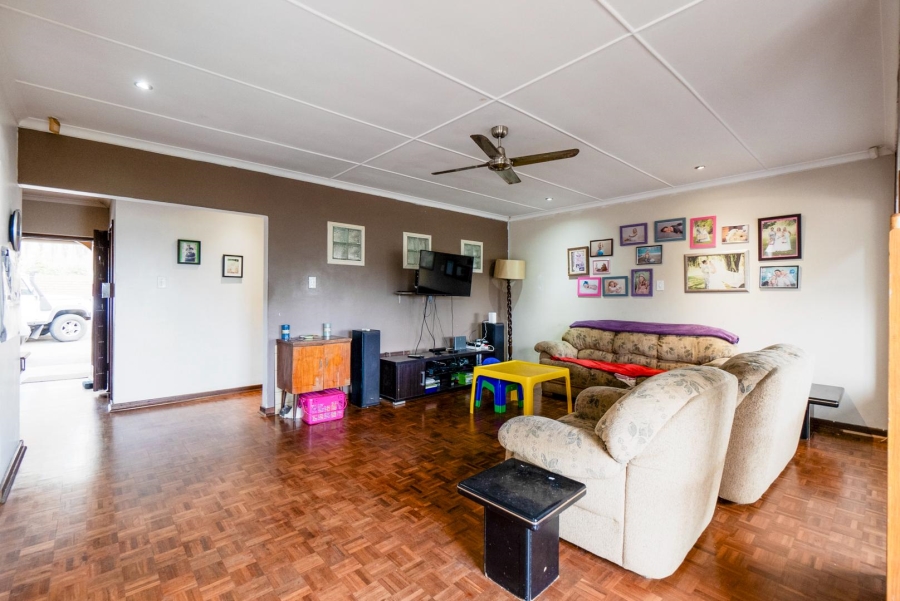 4 Bedroom Property for Sale in Amanzimtoti KwaZulu-Natal