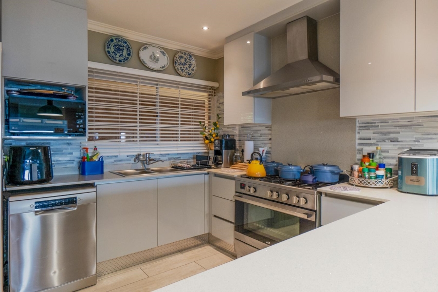4 Bedroom Property for Sale in Amanzimtoti KwaZulu-Natal