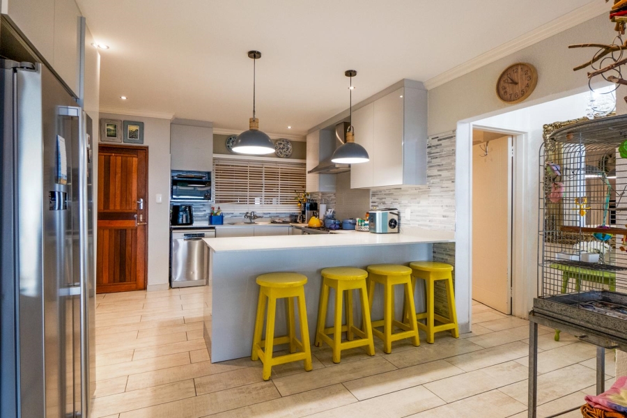 4 Bedroom Property for Sale in Amanzimtoti KwaZulu-Natal
