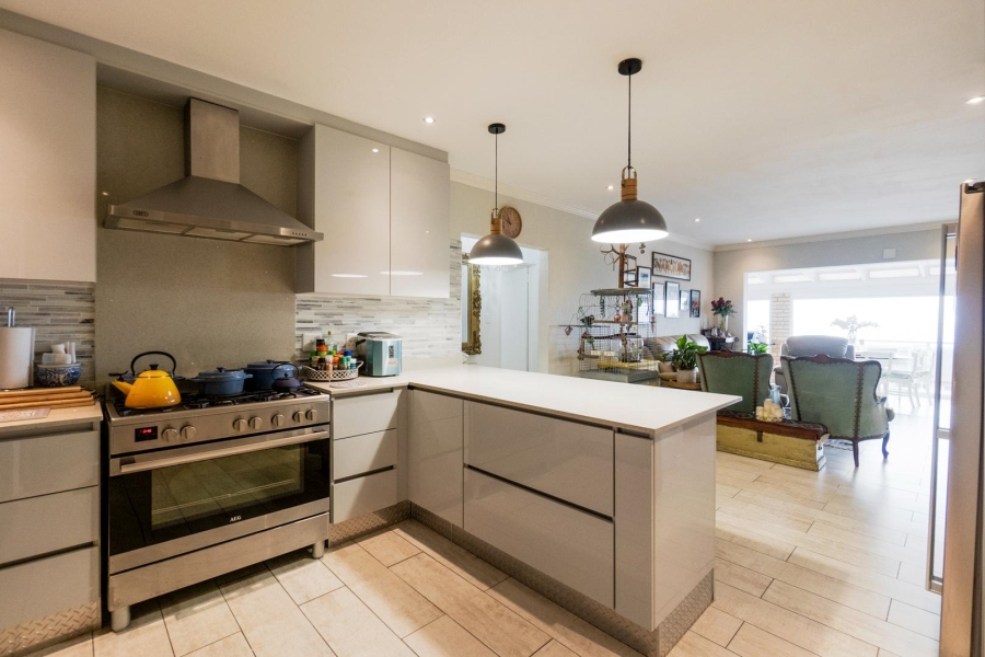 4 Bedroom Property for Sale in Amanzimtoti KwaZulu-Natal