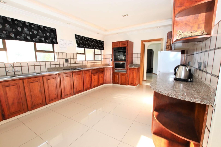 To Let 4 Bedroom Property for Rent in Umhlanga KwaZulu-Natal