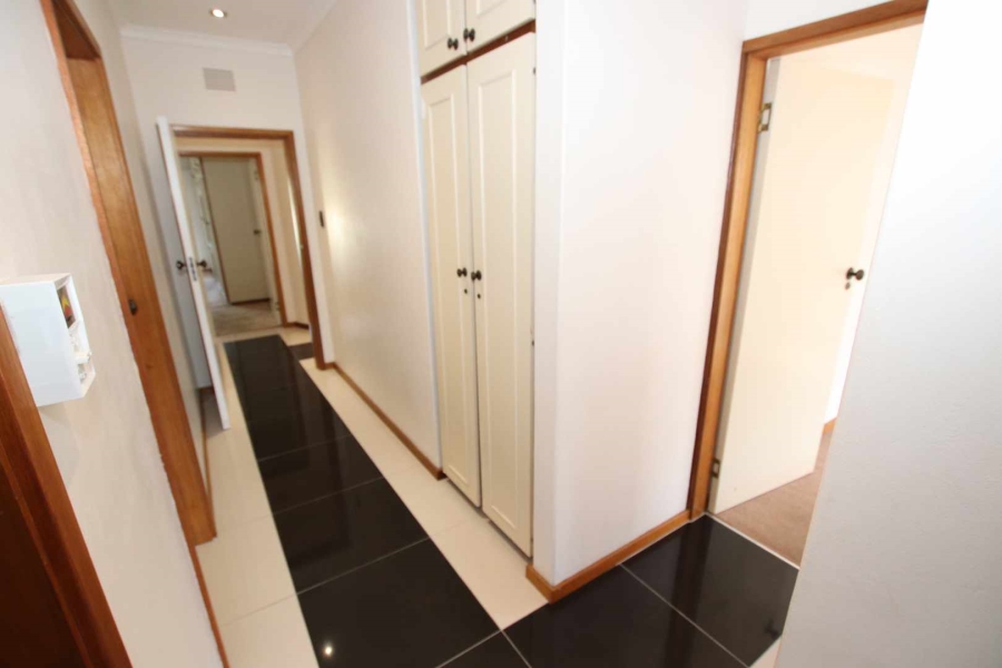 To Let 4 Bedroom Property for Rent in Umhlanga KwaZulu-Natal