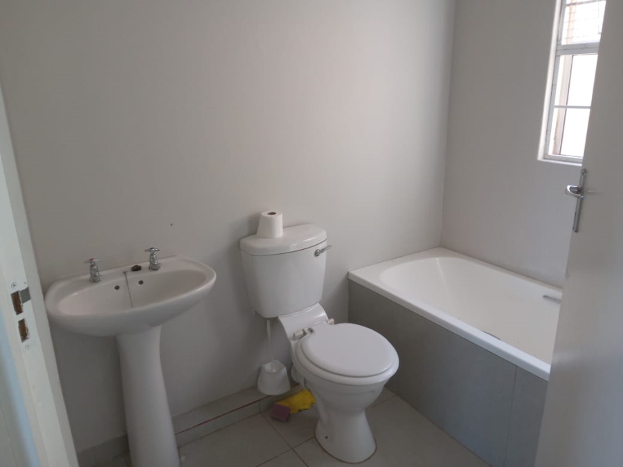 2 Bedroom Property for Sale in Sunningdale KwaZulu-Natal