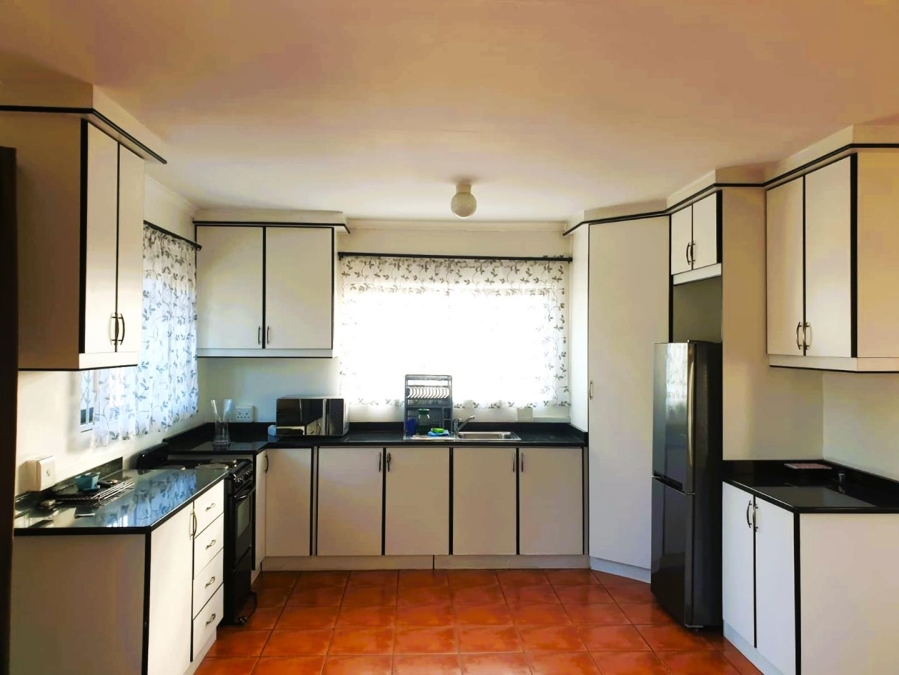To Let 1 Bedroom Property for Rent in La Lucia KwaZulu-Natal