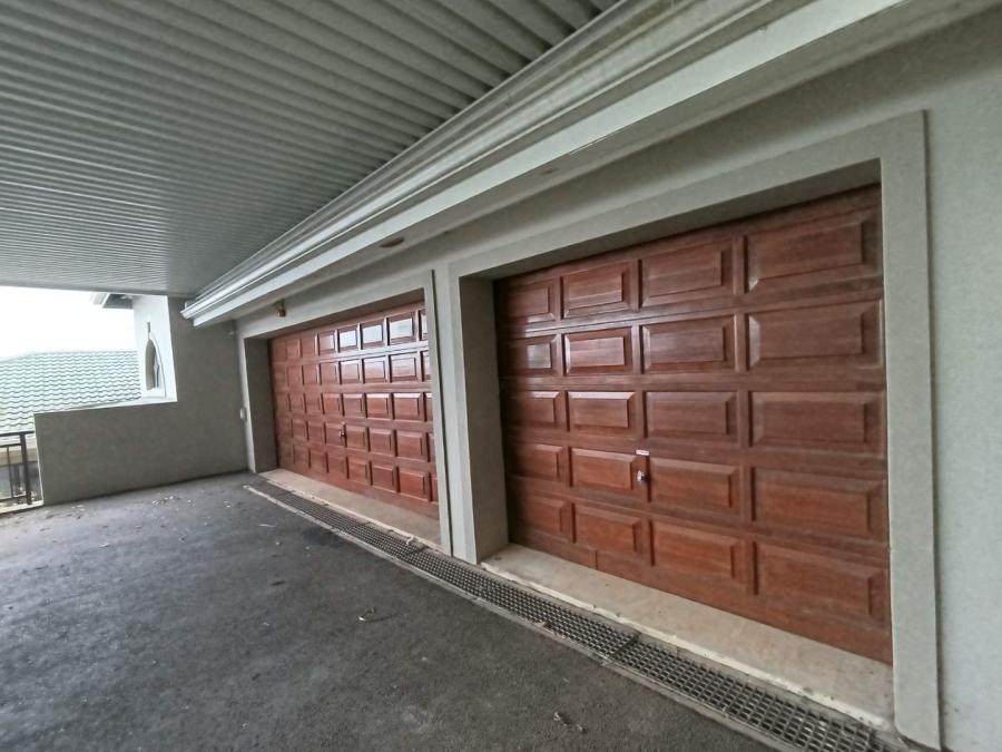 8 Bedroom Property for Sale in Kloof KwaZulu-Natal