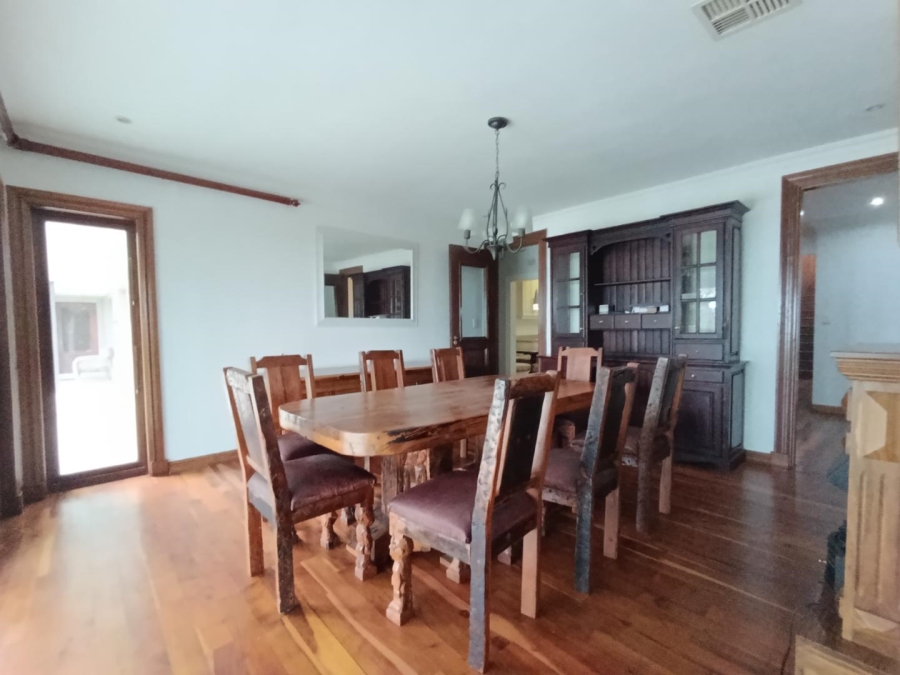 8 Bedroom Property for Sale in Kloof KwaZulu-Natal