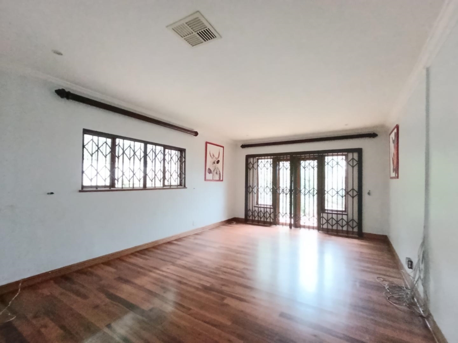 8 Bedroom Property for Sale in Kloof KwaZulu-Natal