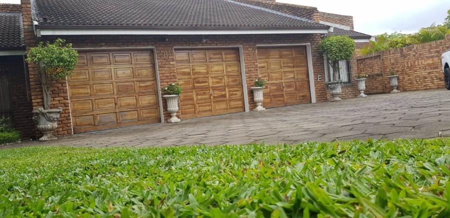 6 Bedroom Property for Sale in Meer En See KwaZulu-Natal