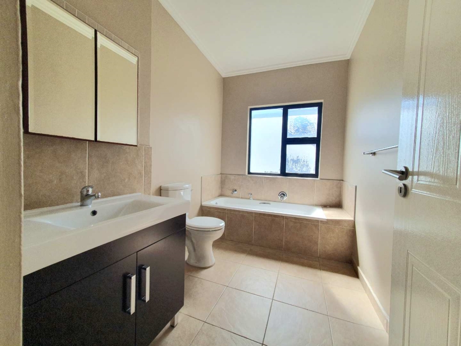 To Let 2 Bedroom Property for Rent in Palm Lakes Estate KwaZulu-Natal