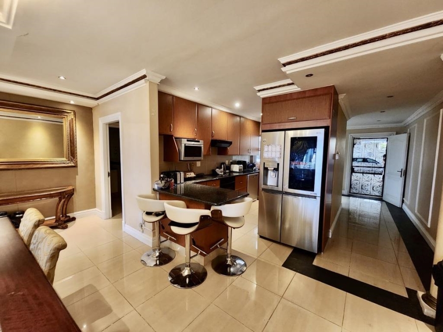2 Bedroom Property for Sale in La Lucia KwaZulu-Natal