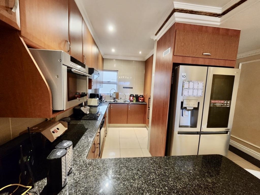 2 Bedroom Property for Sale in La Lucia KwaZulu-Natal