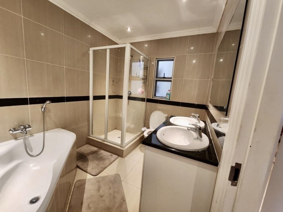 2 Bedroom Property for Sale in La Lucia KwaZulu-Natal
