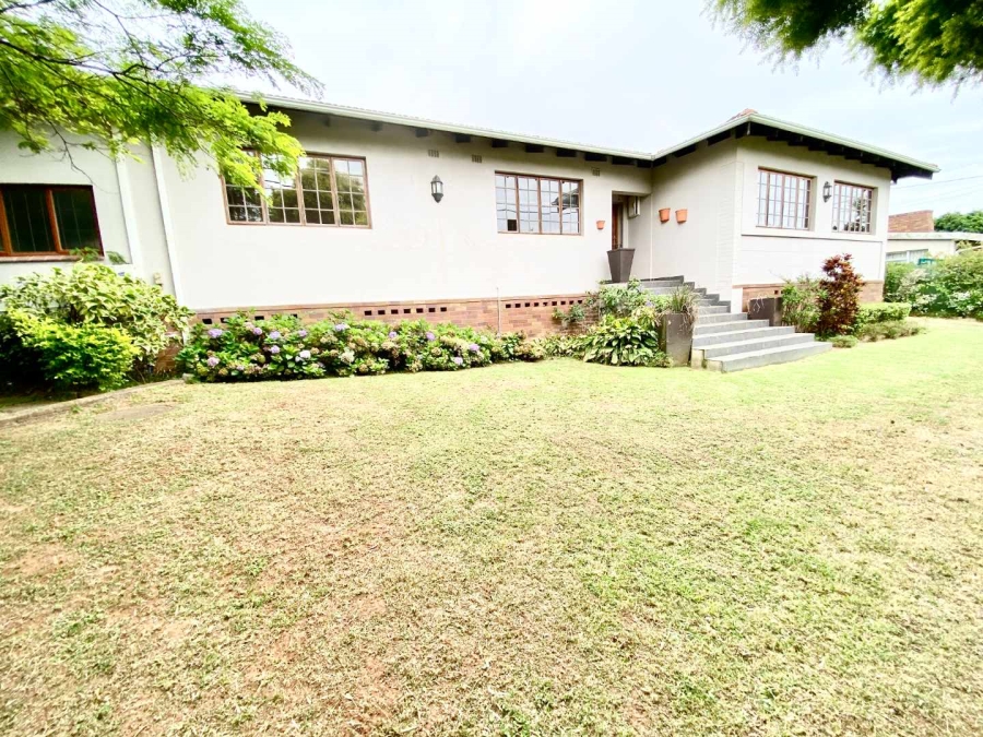 To Let 4 Bedroom Property for Rent in Durban North KwaZulu-Natal