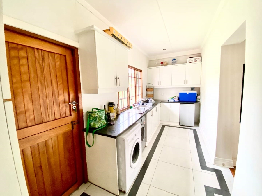 To Let 4 Bedroom Property for Rent in Durban North KwaZulu-Natal