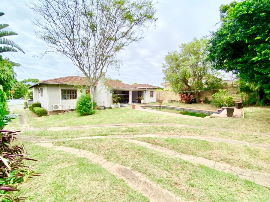 To Let 4 Bedroom Property for Rent in Durban North KwaZulu-Natal