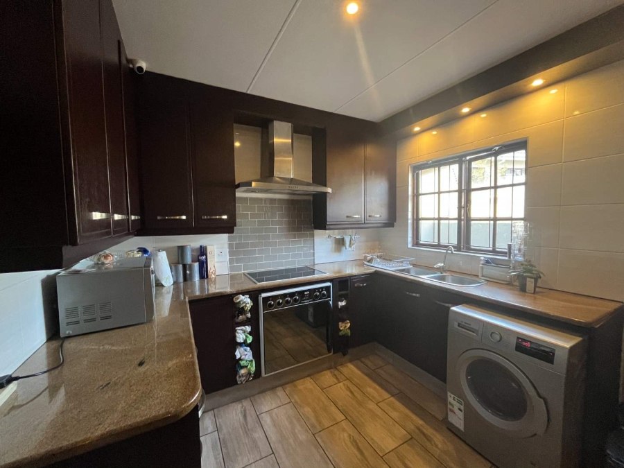 To Let 2 Bedroom Property for Rent in Sunningdale KwaZulu-Natal