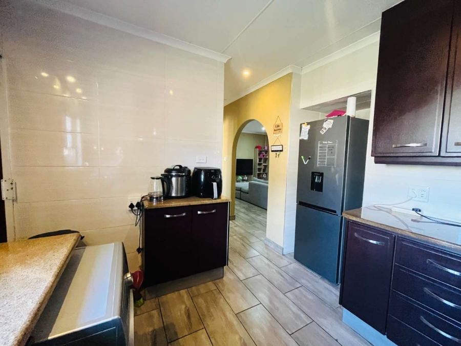 To Let 2 Bedroom Property for Rent in Sunningdale KwaZulu-Natal